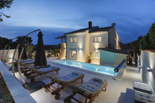 Villa Forest Bay near Pula for 8 people - only 300 meters from the beach