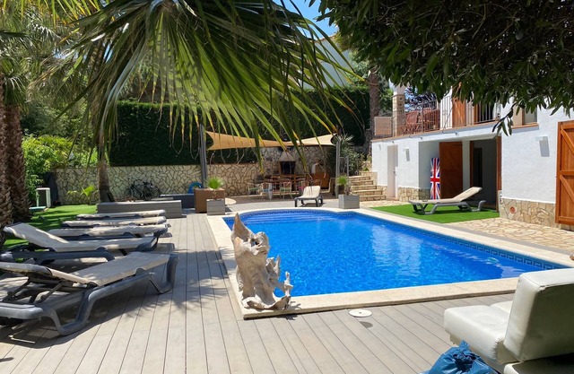 Villa Francisco with Mountain View, Pool and Wi-Fi