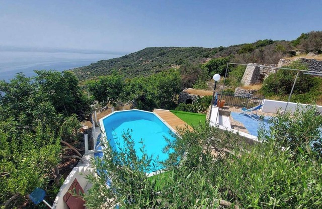 Villa 'Giardino Dei Tratturi' with Sea View, Wi-Fi and Air Conditioning