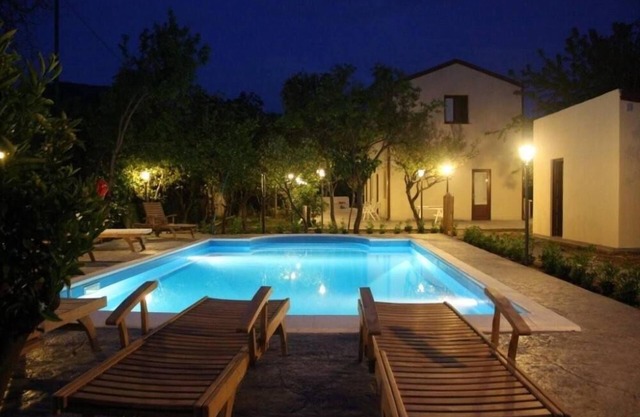 Villa Giardino Paradiso on the sea, with Heated Pool, in Cefalù with 13 seats