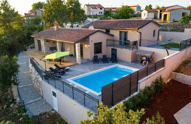 Villa Gloria for 6 people with private pool and children playground