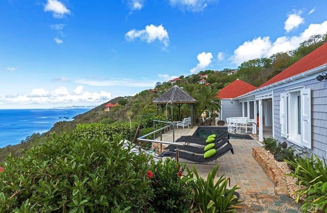 Villa GRAIN DE FOLIE with Gardens, Pool and Gym