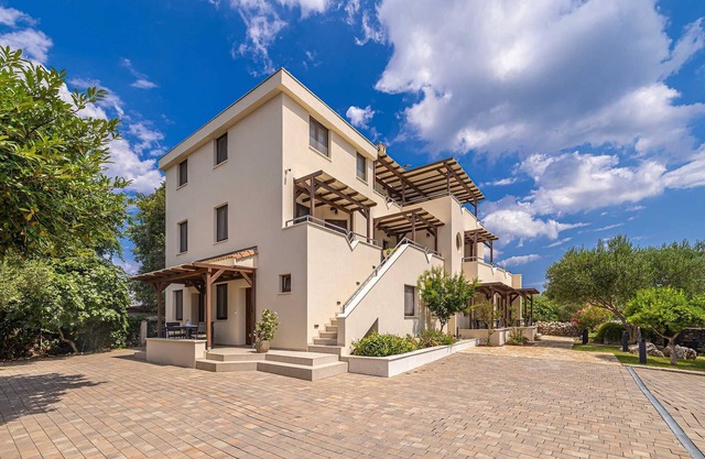 Villa Haya - apartment MANDARINA with heated pool