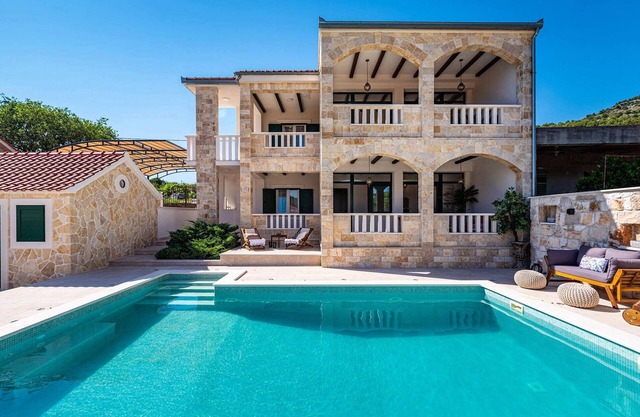 Villa Heritage Resort