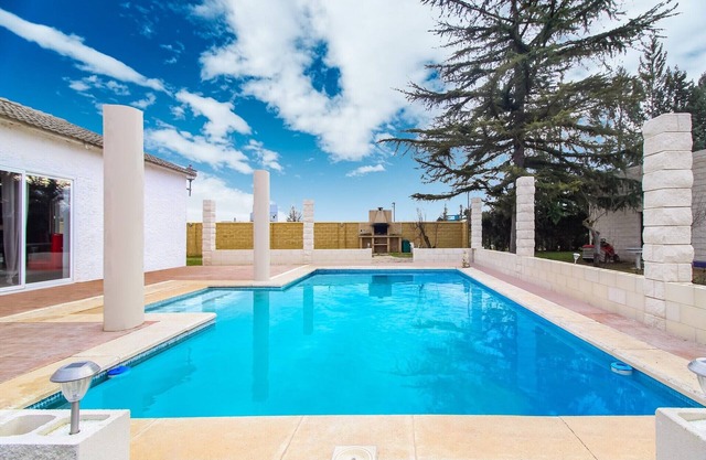 Villa in Villamuriel with Pool and Barbecue
