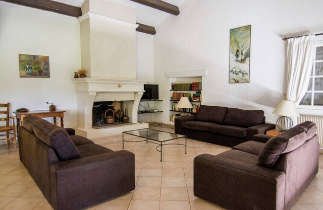 Villa in Campagnan with Pool and Vineyard Views