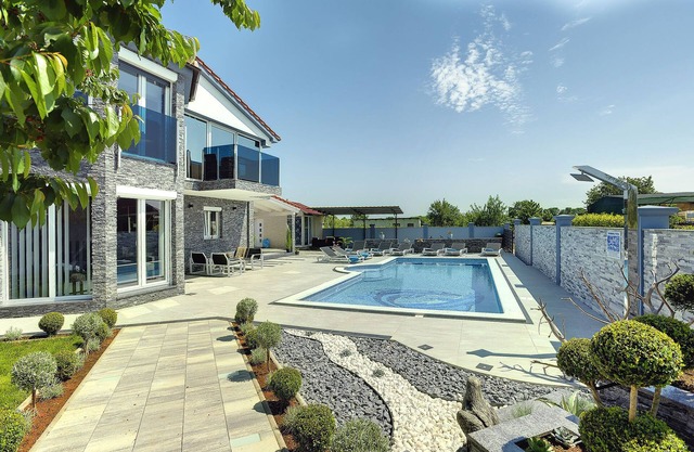 Villa in Fažana near Beach with Pool