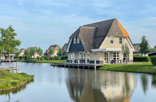 Villa in Friesland with Sauna and Whirlpool