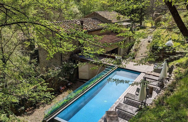 Villa in Loro Ciuffenna with 6 bedrooms sleeps 12