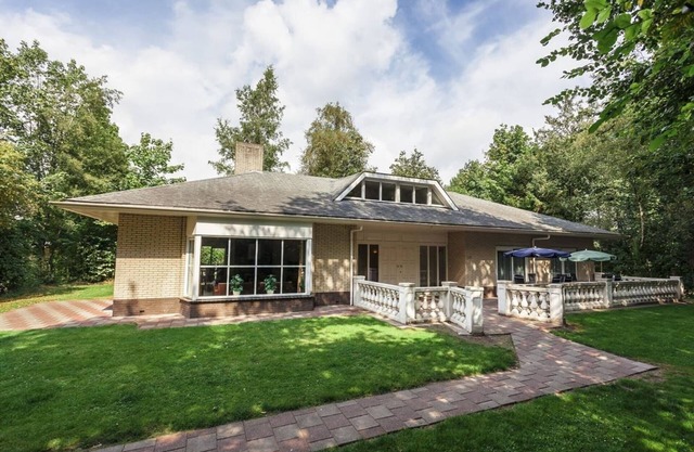 Villa in Scherpenzeel near Veluwe Forest