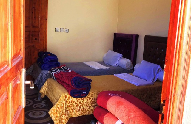 Villa in Tata City - Spacious 6-bedroom with Private-Badroom/Shower