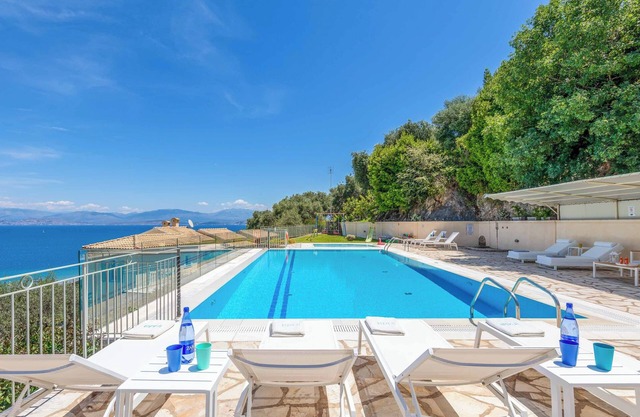 Villa Irida - Six Bedroom Villa, Sleeps 14
