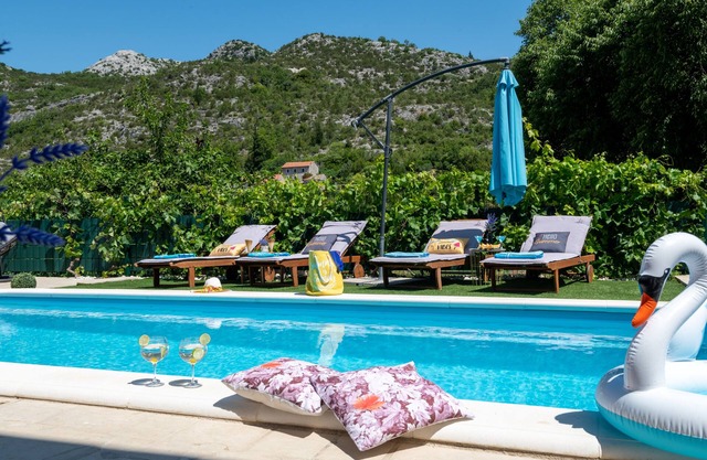 Villa Ivona with private pool, jacuzzi and sauna