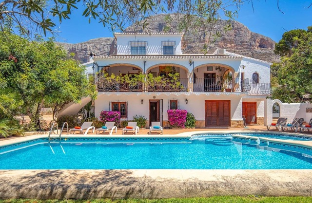 Villa Jacqueline by Villa Plus