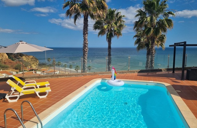 Villa Jarmelo, Nice House 50 m Beach, Good Sea View, Pool, Garden, AC, wifi 5G