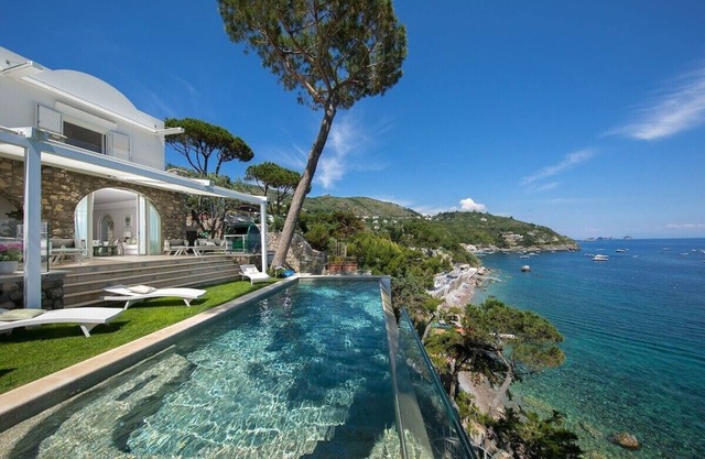 Villa Jeranto on the sea with infinty pool