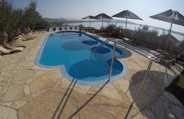 Villa Julio's first floor two bedroom apartment no. one-with terrace towards sea