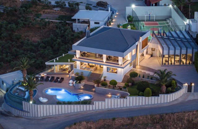 Villa Kalliston - Luxury Experience