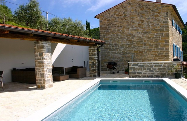 Villa Kentic Stone Holiday house with pool and stunning views