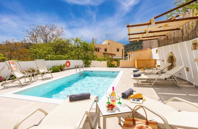 Villa Koupos - Three Bedroom Villa, Sleeps 6