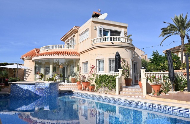 Villa 'La Mariposa' with Sea View, Wi-Fi and Air Conditioning