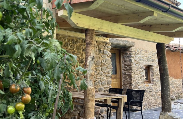 Villa La Roza II. Country paradise with fireplace and hot tub.