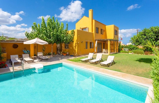 Villa Liakada - Three Bedroom Villa, Sleeps 7