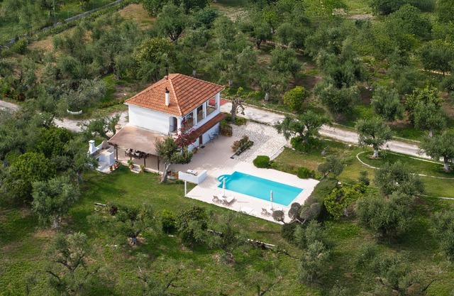 Villa Lola - 3 Bedrooms & Private Pool