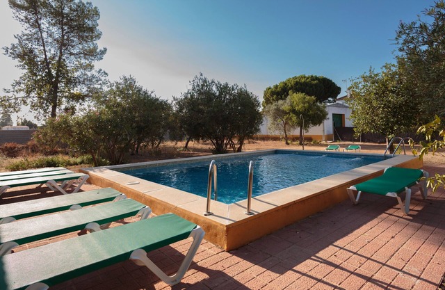Villa Los Pinos with Pool, Wi-Fi, A/C, Terrace & Garden