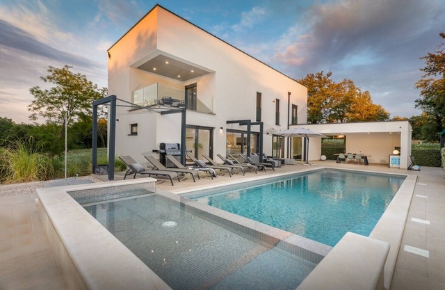 Villa Luce Verde - beautiful villa with private pool, hot tub and sauna near the town of Porec and its beaches