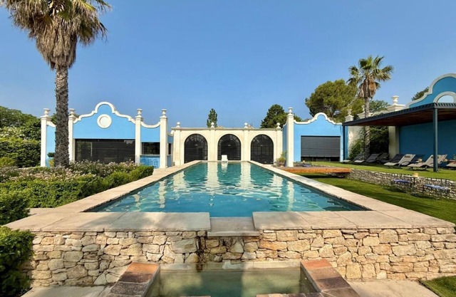 Villa.luxury.for 16.swimming pool view palm groove