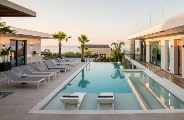 Villa Lydia I Indoor Heated* pool & amazing seaview