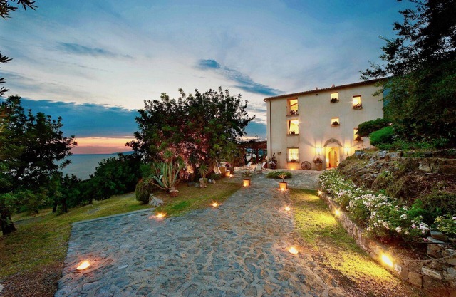 VILLA MARATEA - Six Bedroom Villa, Sleeps 12