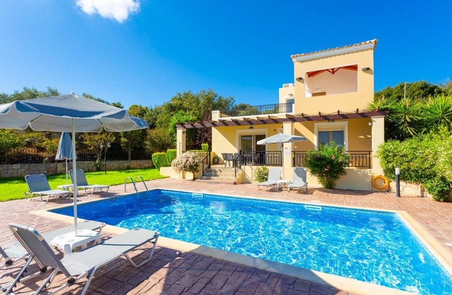 Villa Mary - Three Bedroom Villa, Sleeps 6