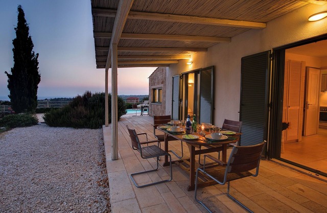 Villa 'Mataki Ideales Resort' with Sea View, Wi-Fi and Air Conditioning