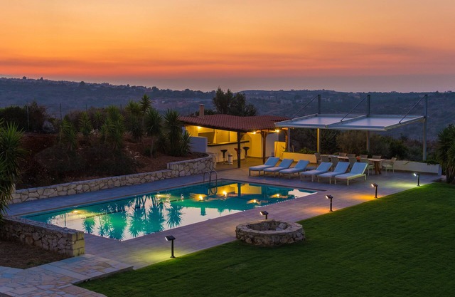 Villa Mathea - Spacious Villa With Privacy And Private Large Swimming Pool