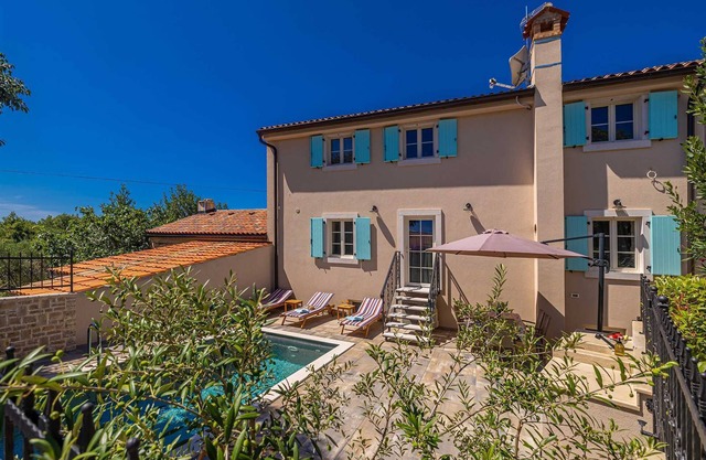 Villa MAVRA with private pool