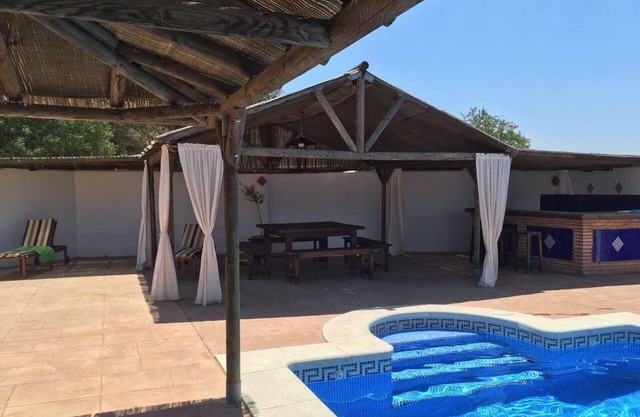 Villa met Zwembad, Buitenkeuken, Ruim Terras, Uitzonderlijk Zicht op de Vallei