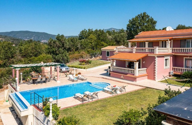 Villa Mirela Megali