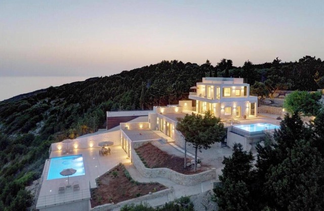 Villa 'Nature's Dreamcatcher' with Sea View, Wi-Fi and Air Conditioning