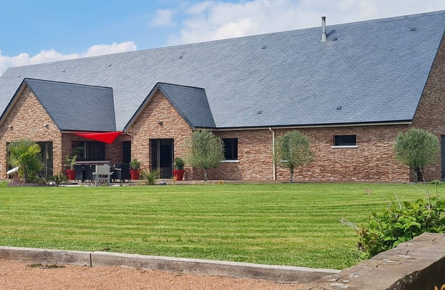 Villa near Honfleur. Less than 5min to see the ARMADA boats