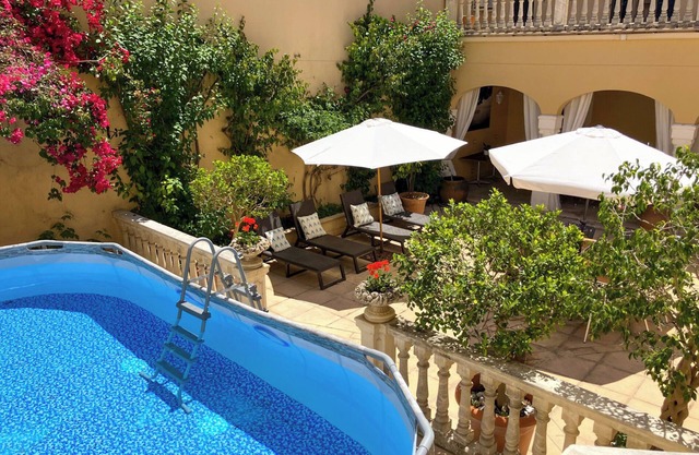 Villa Nekazabal - Five Bedroom Villa, Sleeps 10
