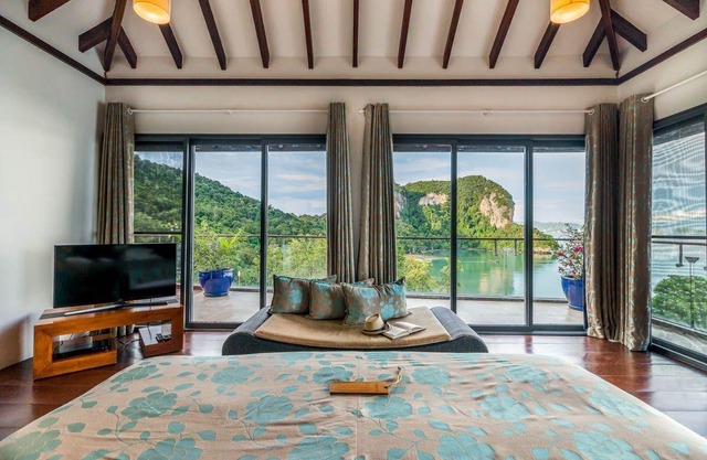 Villa Niran - Two Bedroom Resort, Sleeps 4