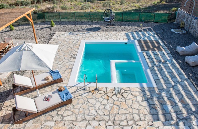 Villa OMIKRON maisonette with pool 5km fromLefkada