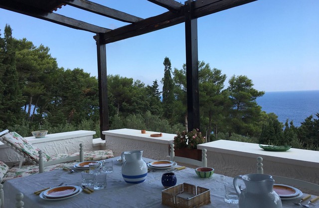 Villa 'Panoramica A Castro' with Sea View, Wi-Fi and Air Conditioning