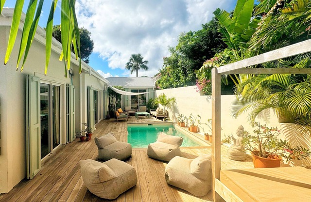 Villa PAPYON Corossol 3 bedrooms, private pool, 2mn walk to the beach.