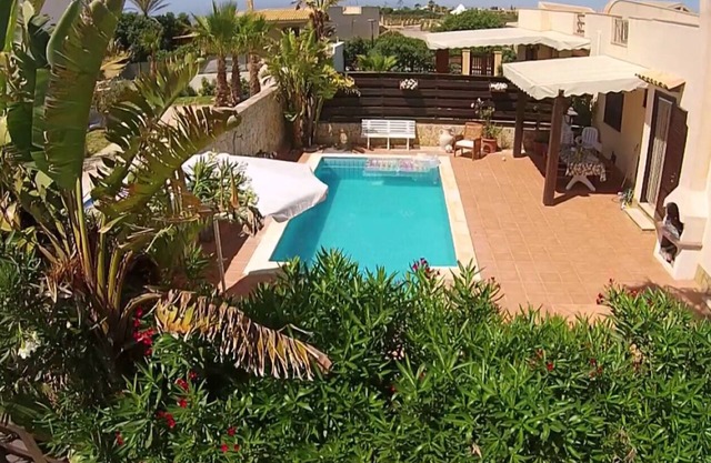 " VILLA PINO " with pool for smart working only 50m from the see