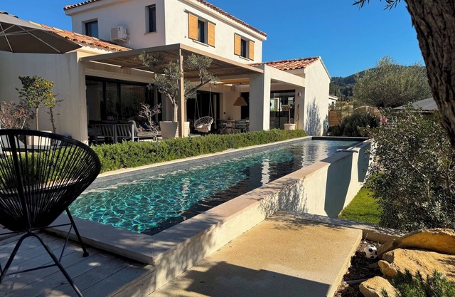 Villa piscine 3 chambres, clim, parking, wifi