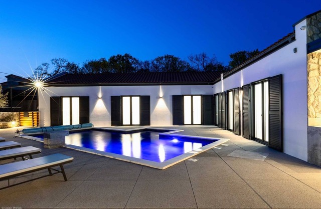 Villa Primus with heated pool & Jacuzzi