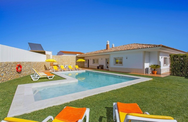 Villa Quinta dos Abacates by Villa Plus